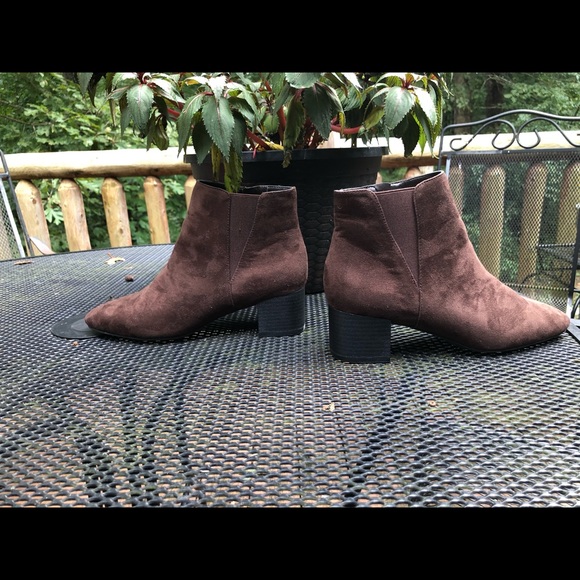 NWOT, Kelly & Katie Brown Suede Boots- Size 8 - Picture 6 of 16